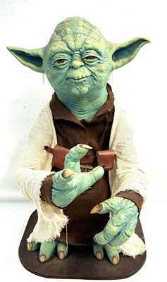 Lot 231 - Star Wars Yoda (Highly Detailed) 1:1 scale Custom Model, upon display Plinth