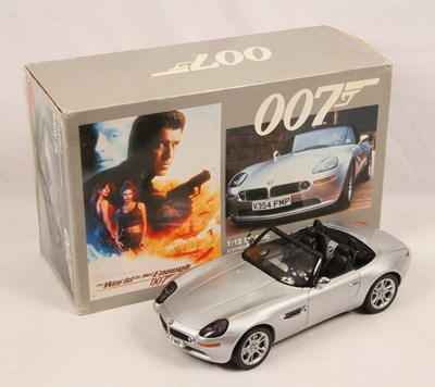 Lot 1 - Kyosho 08601S 1:12th Scale BMW Z8 James Bond - The World Is Not Enough.