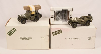Lot 12 - Danbury Mint 1:16th Scale Pair of WW2 American Jeeps.