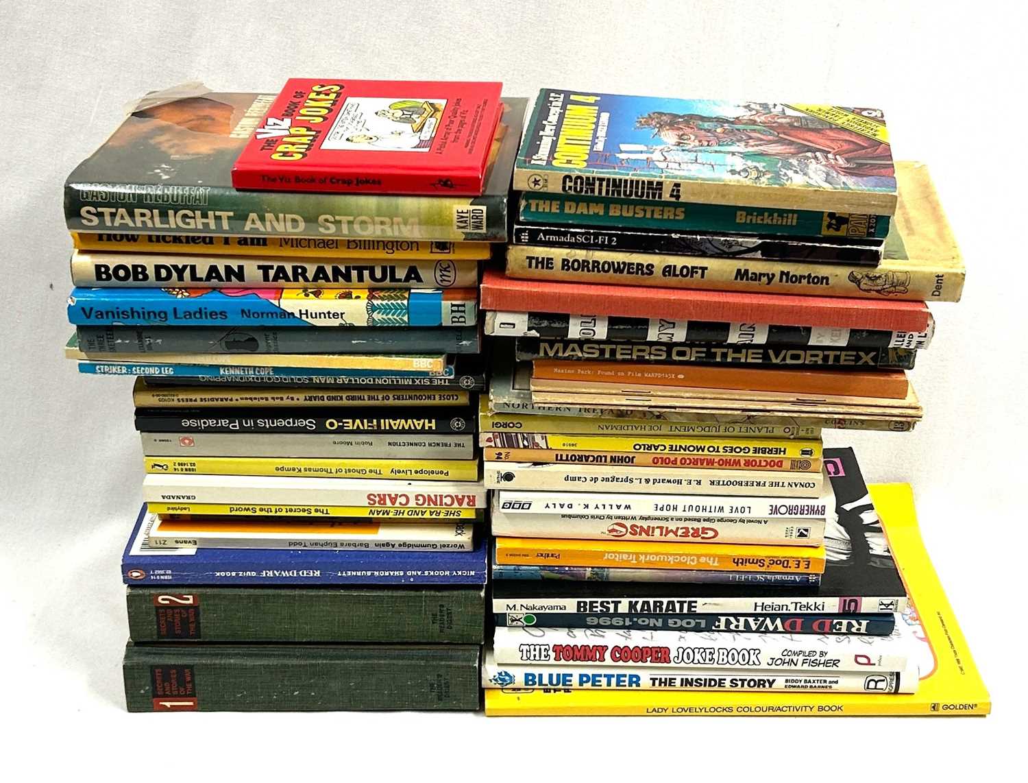 Lot 26 - Large quantity of TV & Film related Novels and Books