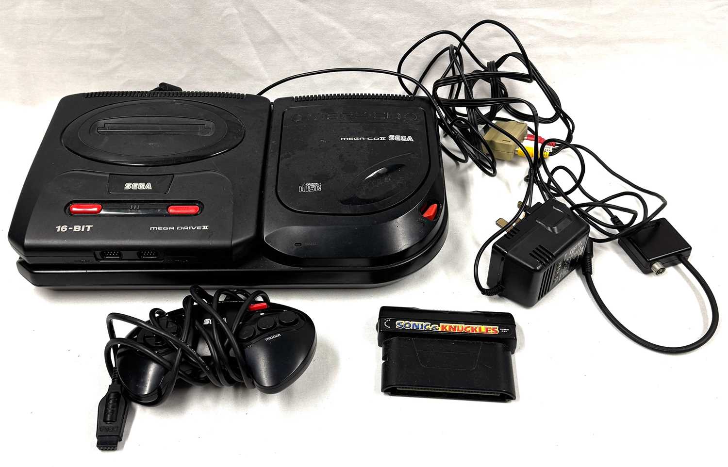 Lot 49 - Sega Mega Drive 2 and Sonic & Knuckles Game