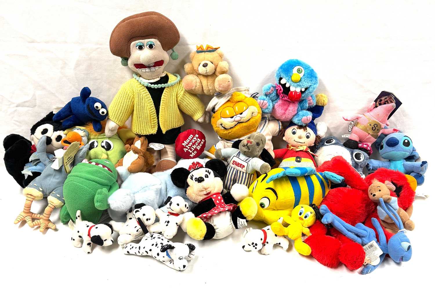 Lot 63 - Selection of TV & Film related Plush Toys