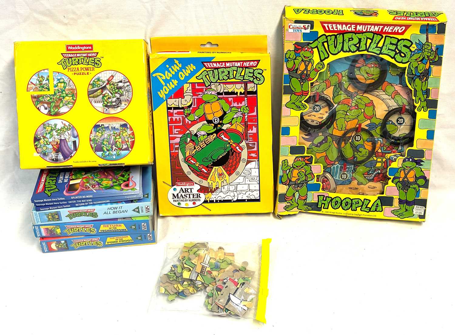 Lot 30 - Selection of Teenage Mutant Ninja Turtles collectables