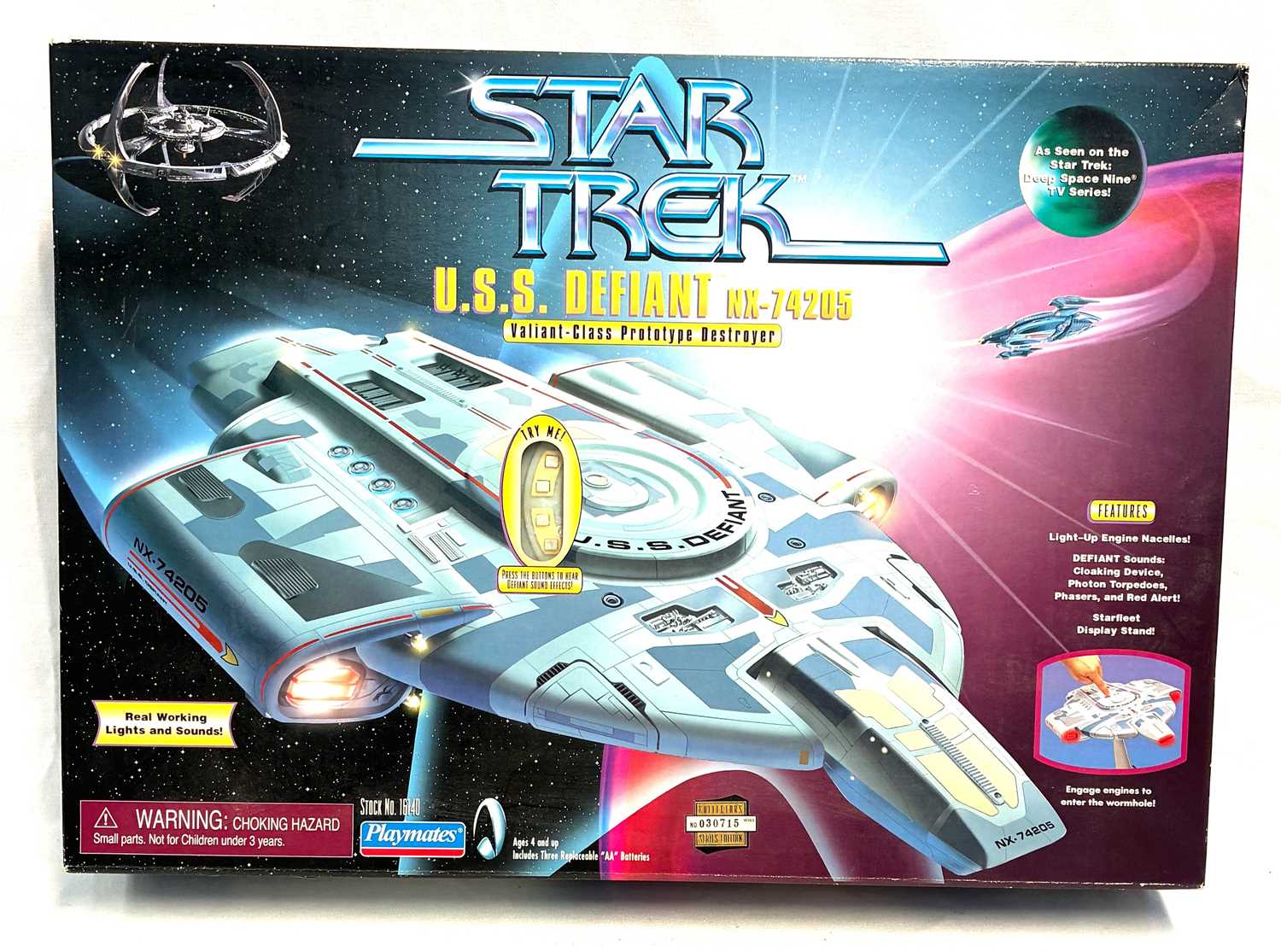 Lot 41 - Playmates Star Trek U.S.S Defiant NX-74205 MISB
