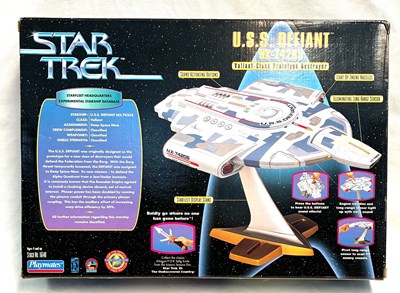 Lot 41 - Playmates Star Trek U.S.S Defiant NX-74205 MISB