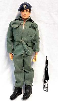Lot 70 - Palitoy vintage Action Man Action Soldier (1970) Flock Head brown Hair MIB