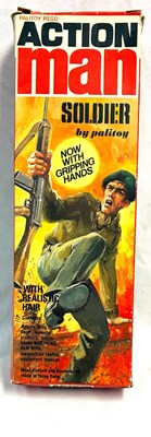 Lot 78 - Palitoy vintage Action Man Soldier (1973) Flock Head brown Hair, Gripping Hands MIB