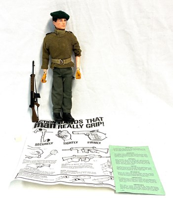Lot 78 - Palitoy vintage Action Man Soldier (1973) Flock Head brown Hair, Gripping Hands MIB